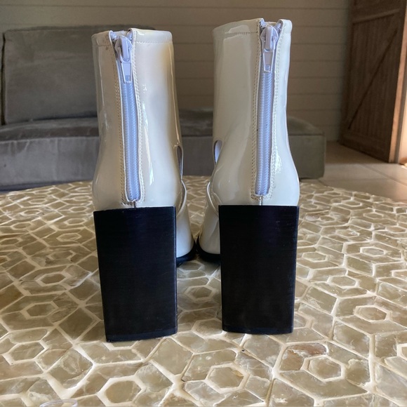 NEW! Jeffrey Campbell Ziren 2 white patent leather bootie in white/black (7.5) - Picture 10 of 12